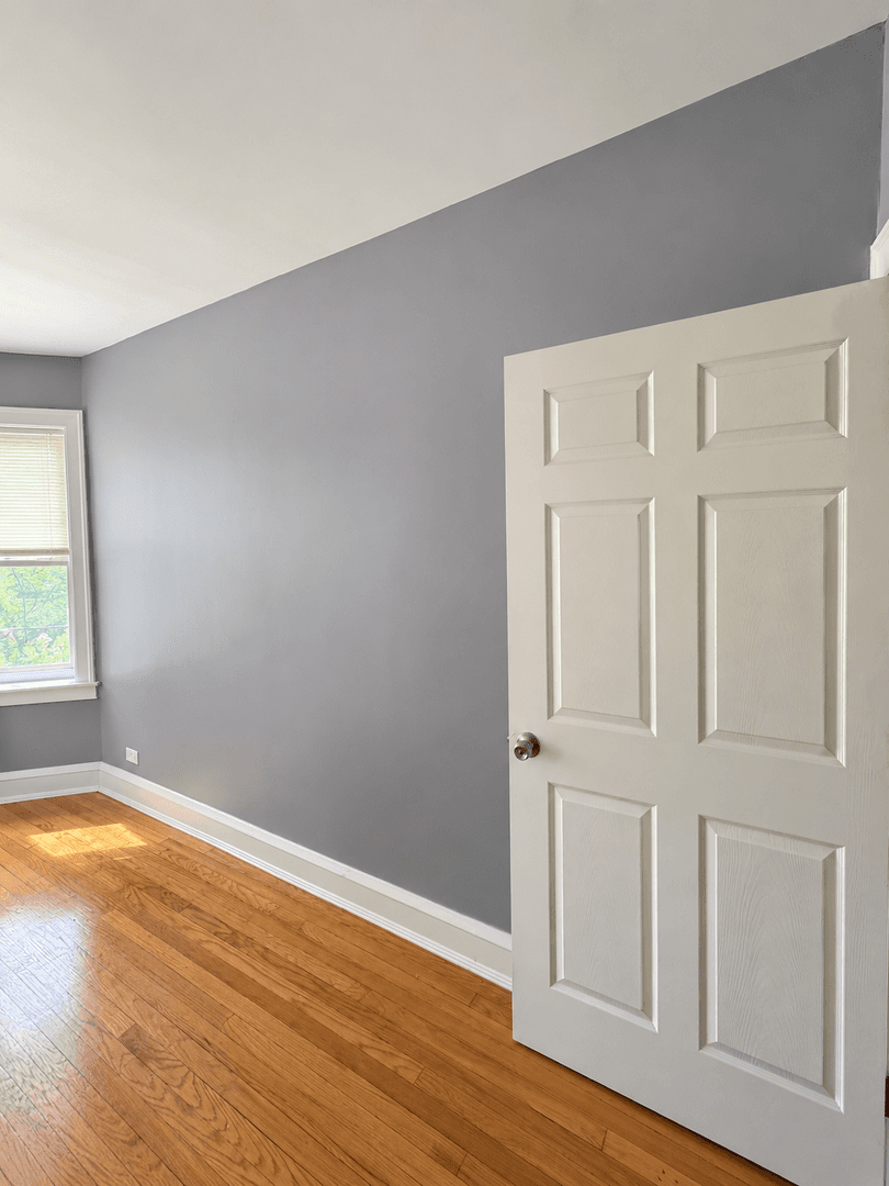 Chicago Apartment: 6957 S Michigan Avenue