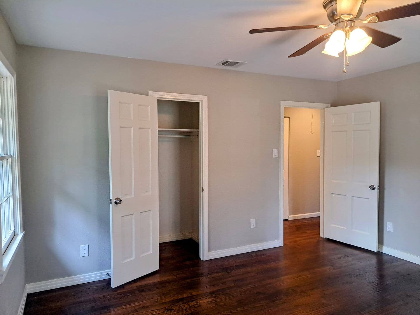 Irving House: 5301 Woodland Drive