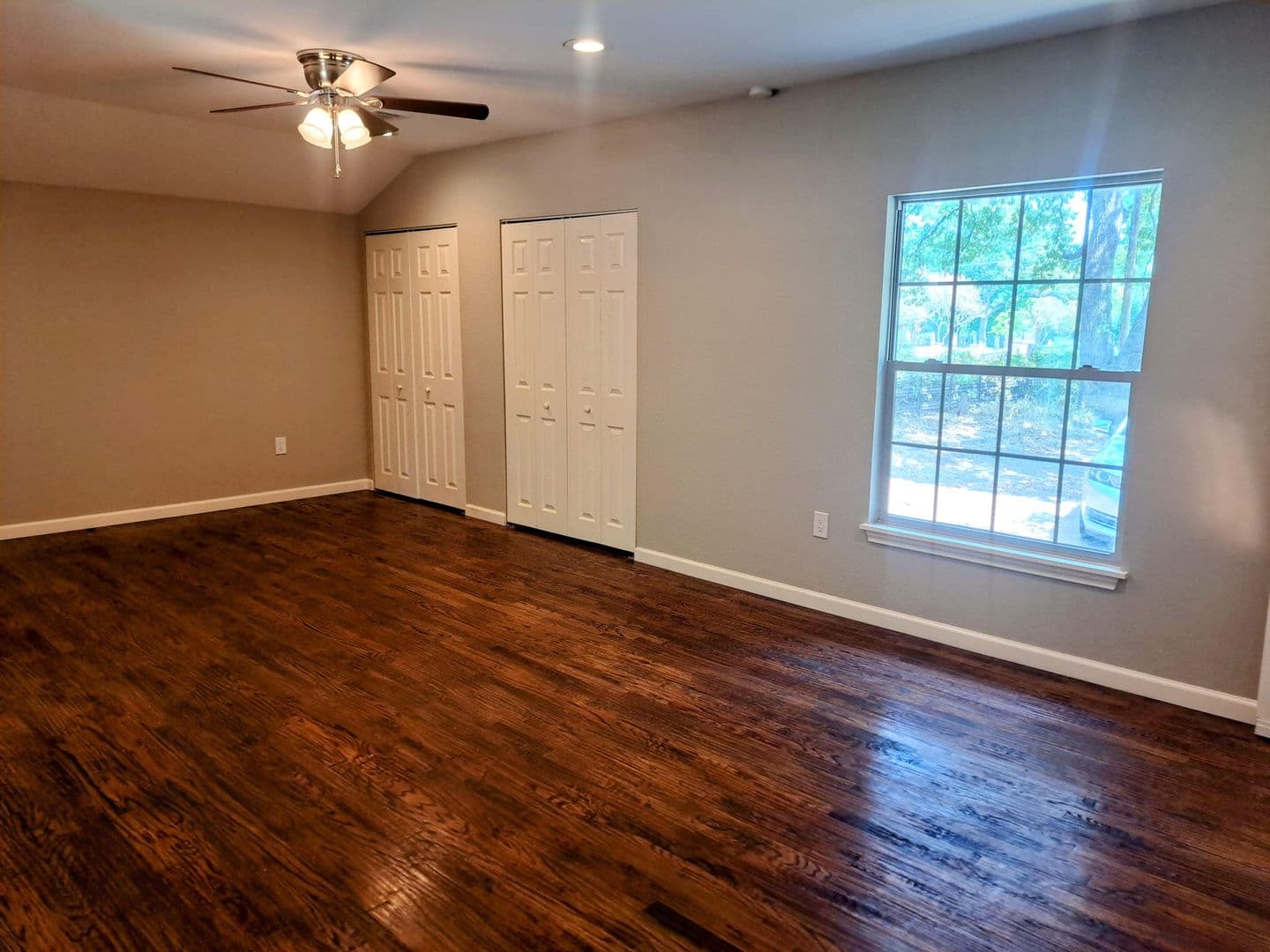 Irving House: 5301 Woodland Drive