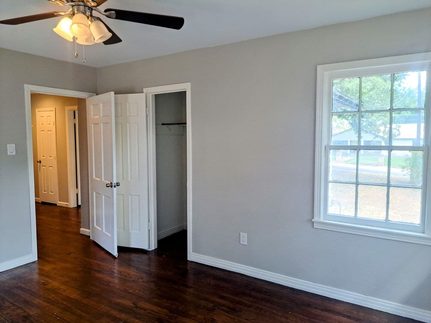 Irving House: 5301 Woodland Drive