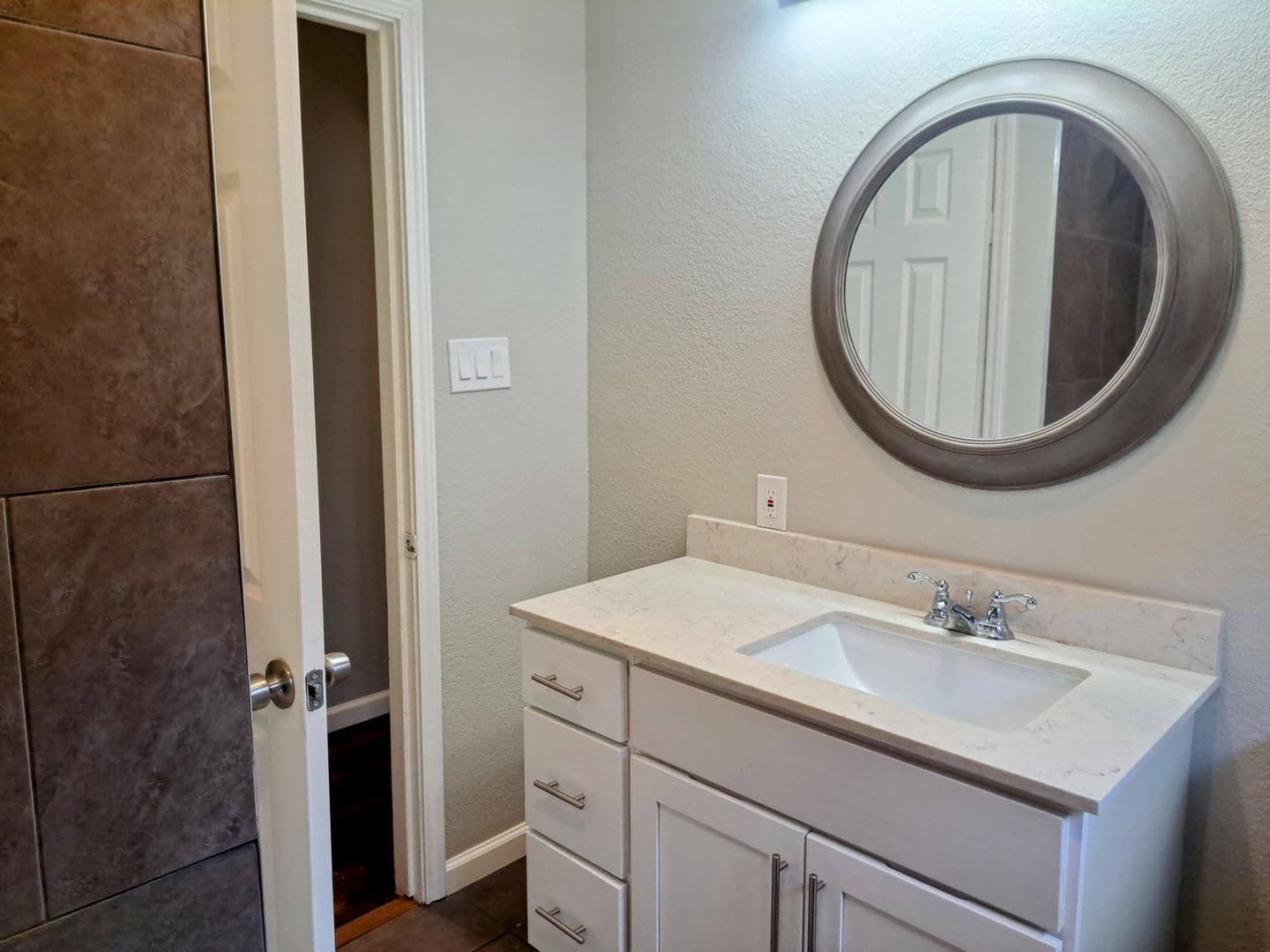 Irving House: 5301 Woodland Drive