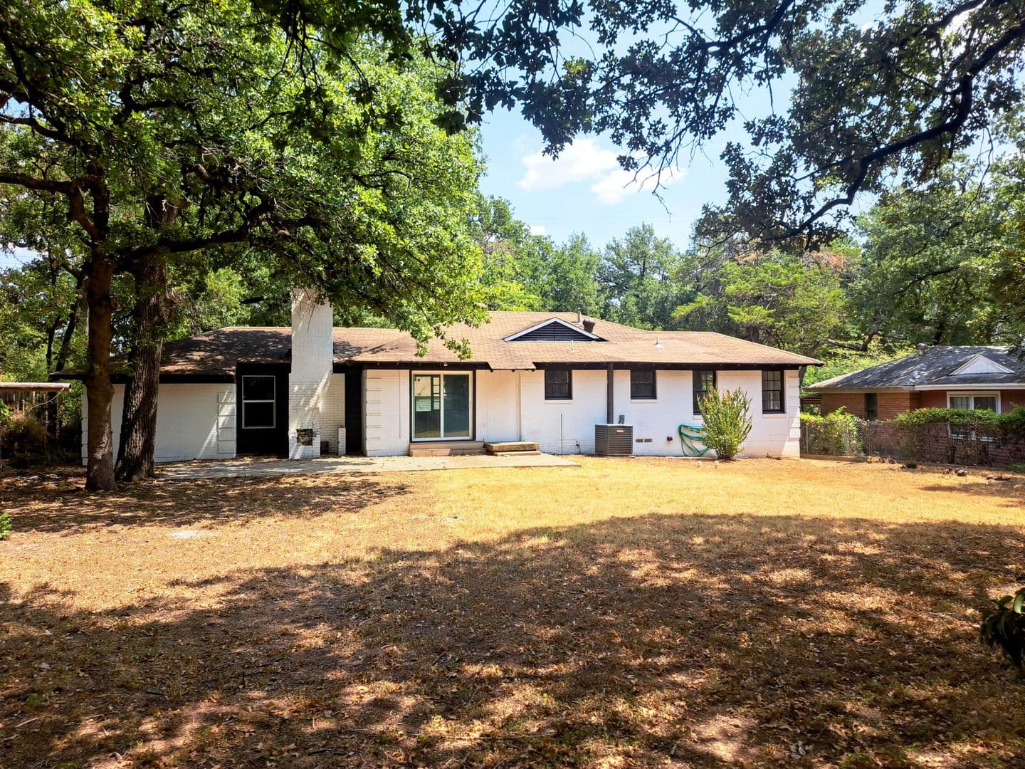 Irving House: 5301 Woodland Drive
