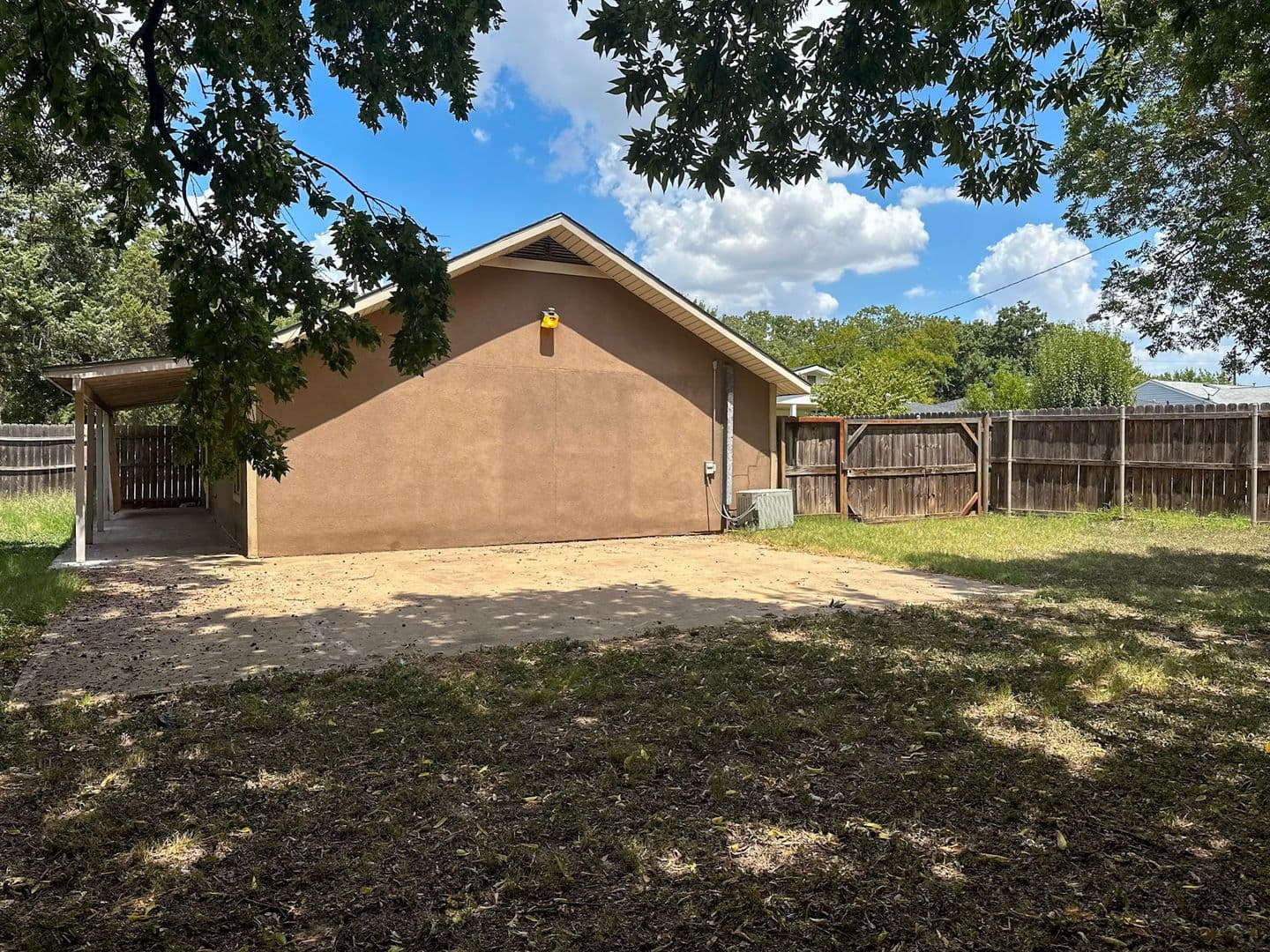 Irving House: 5214 Lane Street