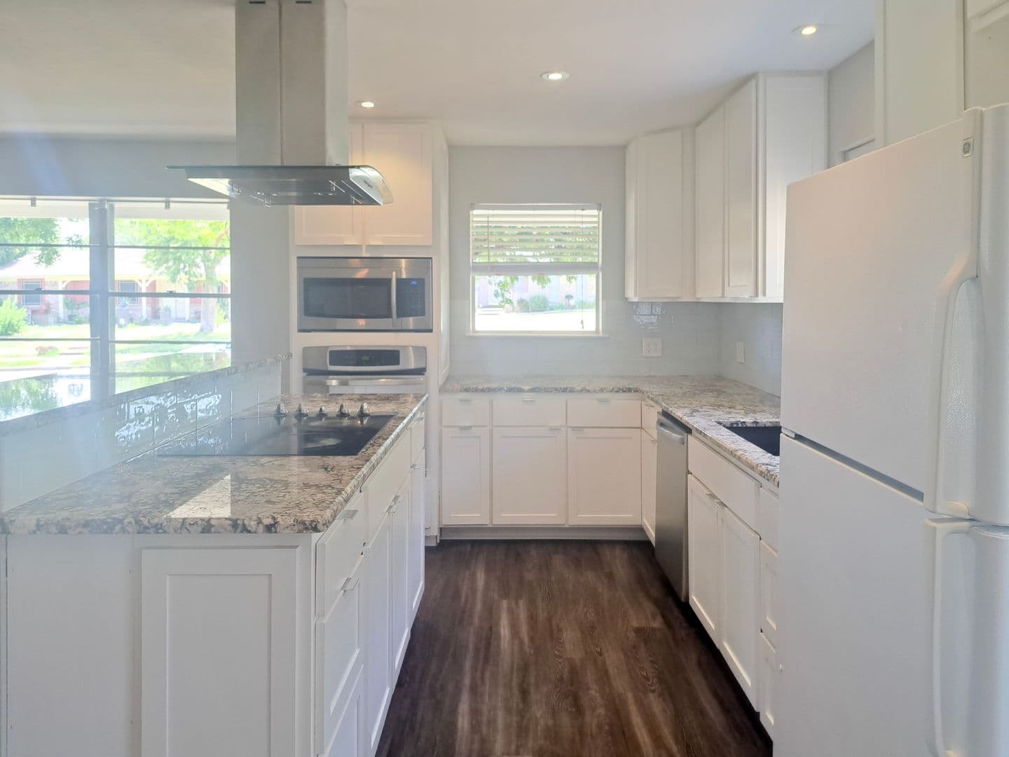 Irving House: 59093 Sun Valley Court