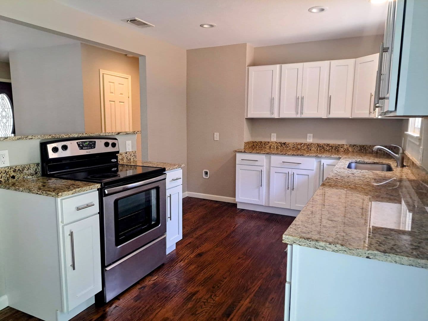 Irving House: 5301 Woodland Drive