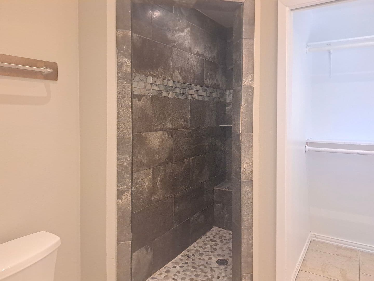 Irving House: 59093 Sun Valley Court