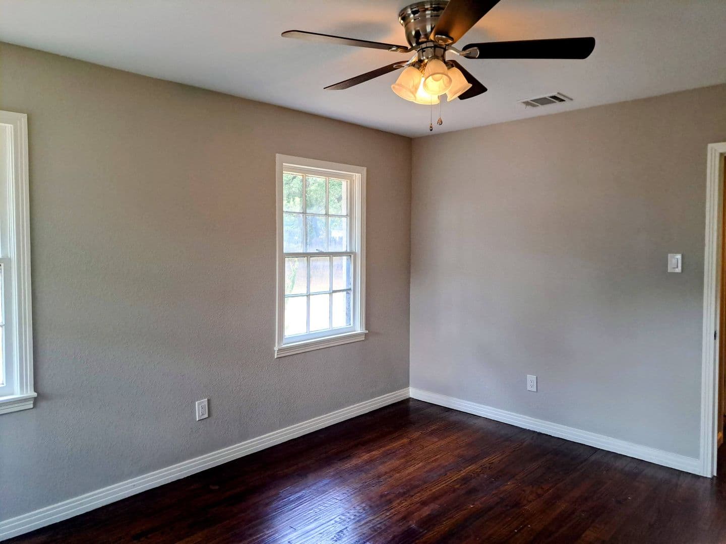 Irving House: 5301 Woodland Drive