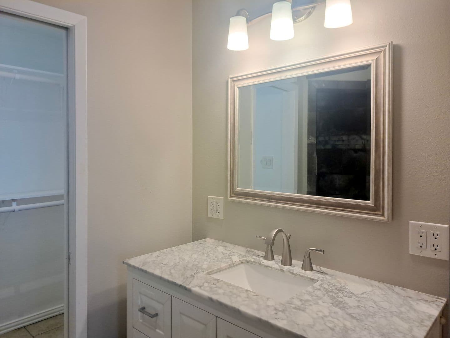 Irving House: 59093 Sun Valley Court