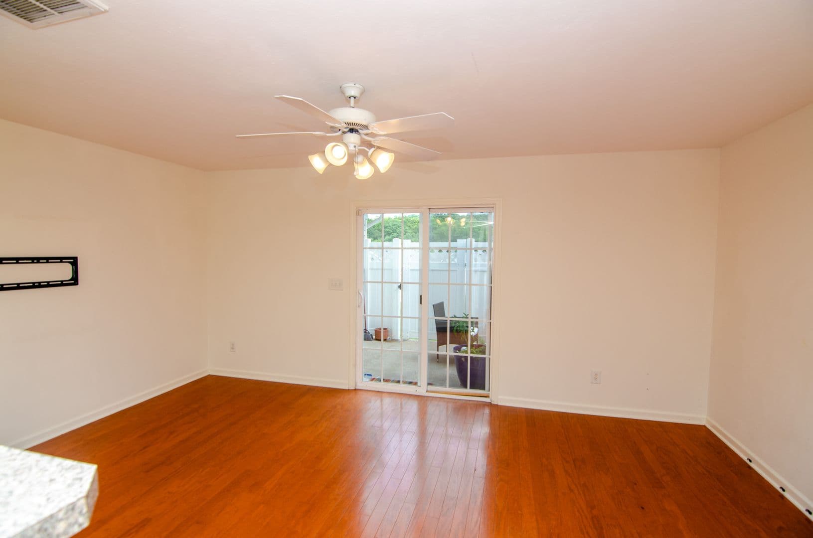 Antioch Townhome: 1790 Red Jacket Dr