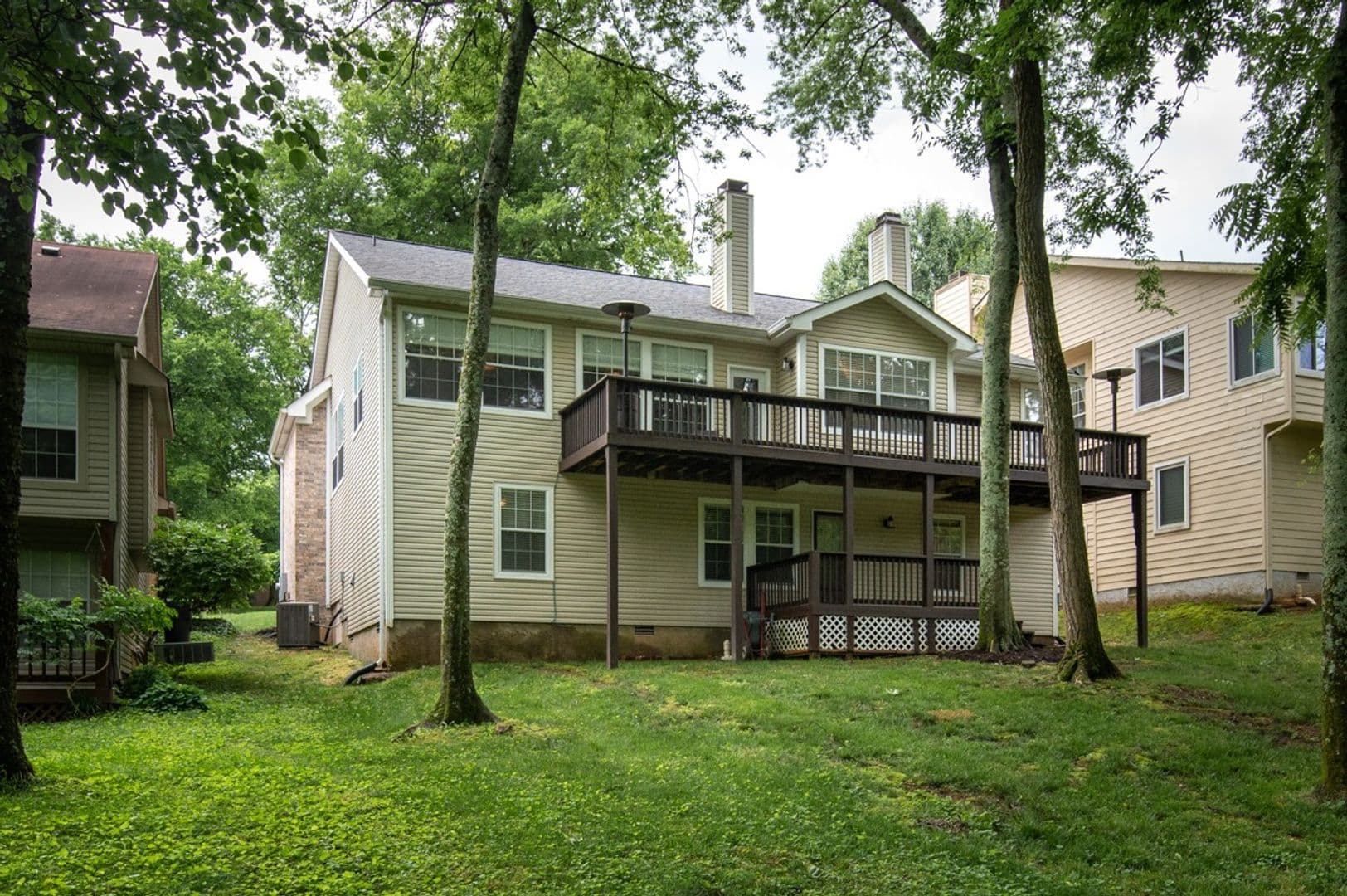 Nashville House: 5893 Woodlands Ave