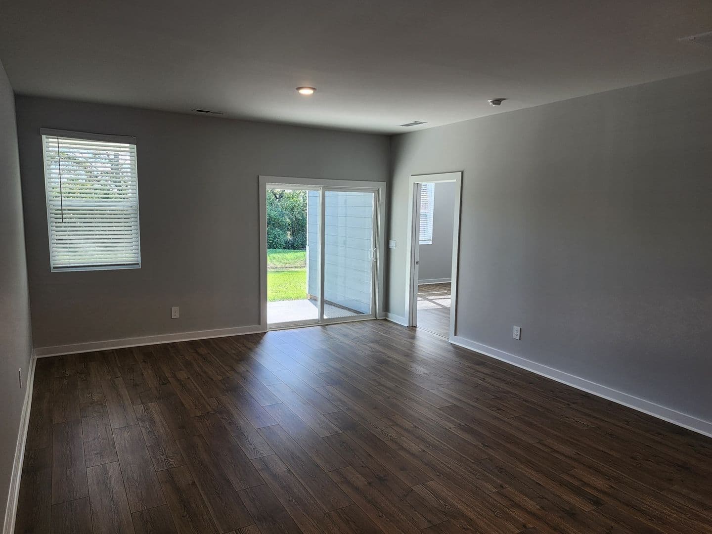Gallatin Condo: 2021 Holmesburg Pvt Circle