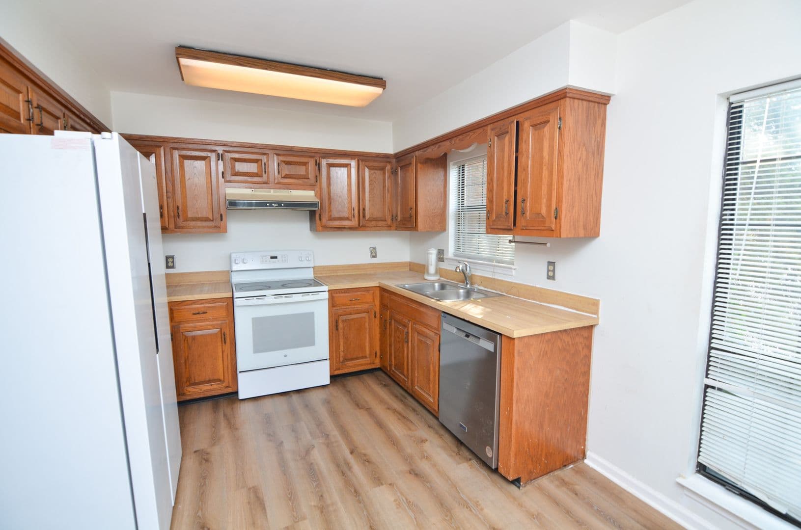 Brentwood Townhome: 931 Brentwood Pointe