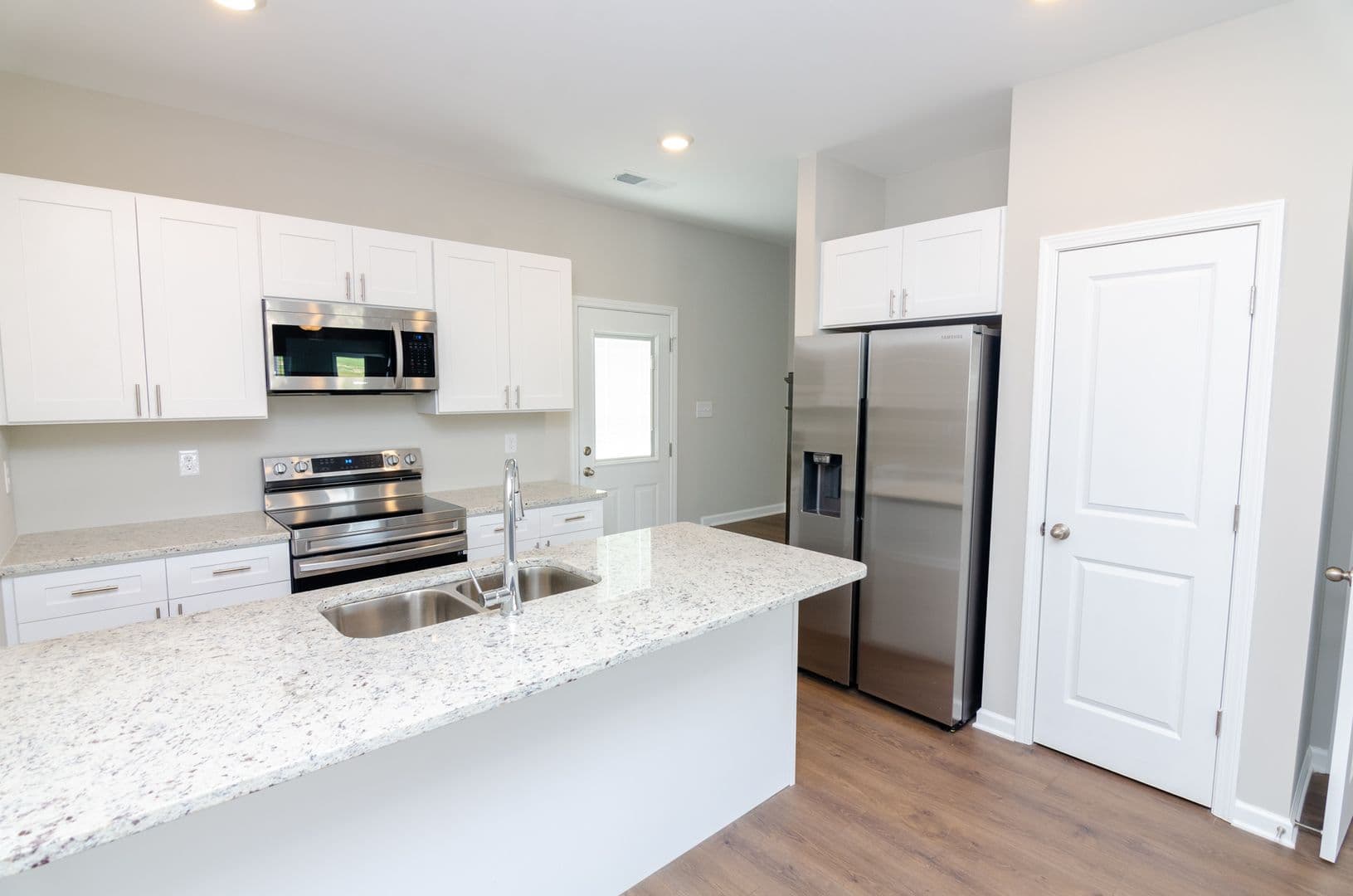 Columbia Townhome: 337 Kristen Ct
