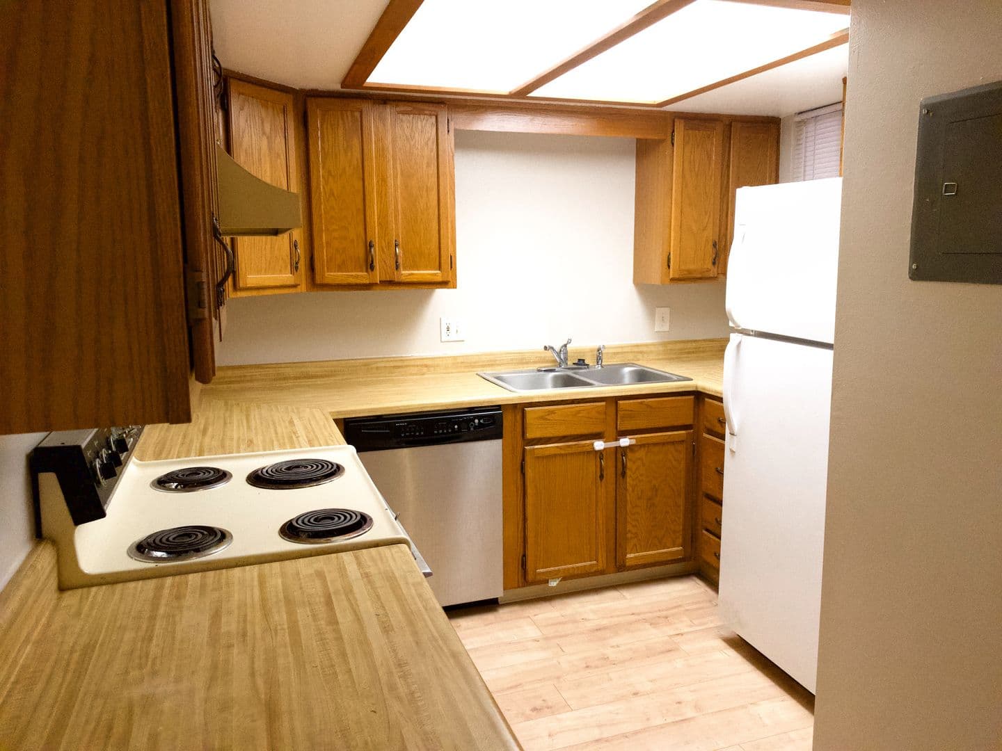 Aurora House: 15402 E Arizona Ave #202