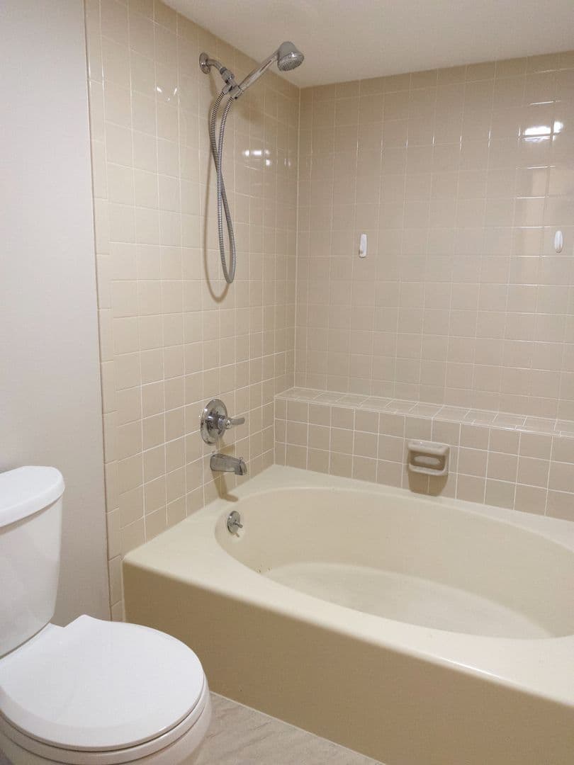 Aurora House: 15402 E Arizona Ave #202