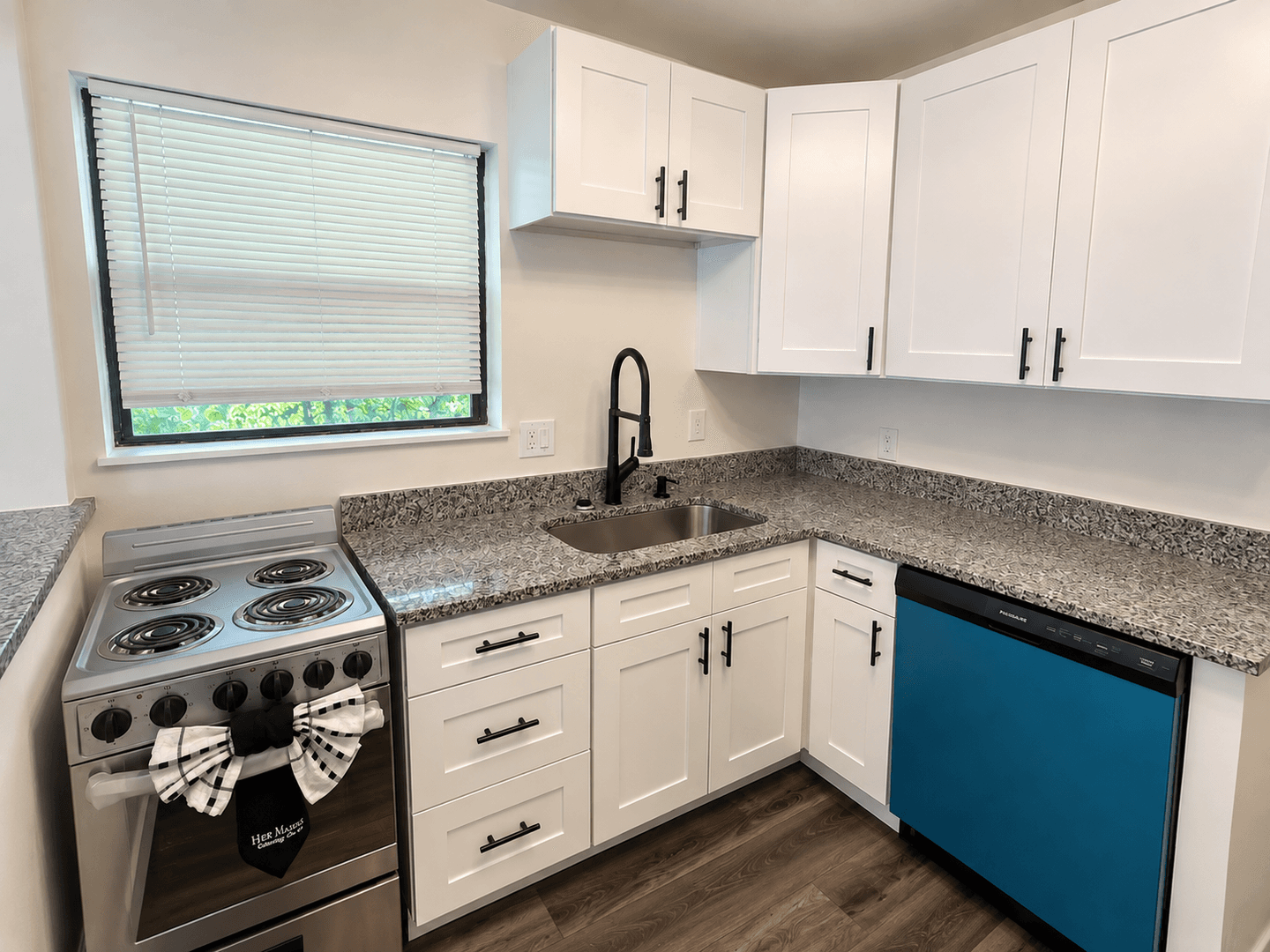 Orlando House: 1303 E Harding St
