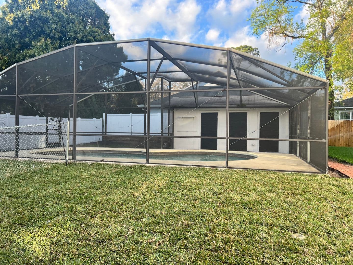 Orlando House: 1303 E Harding St