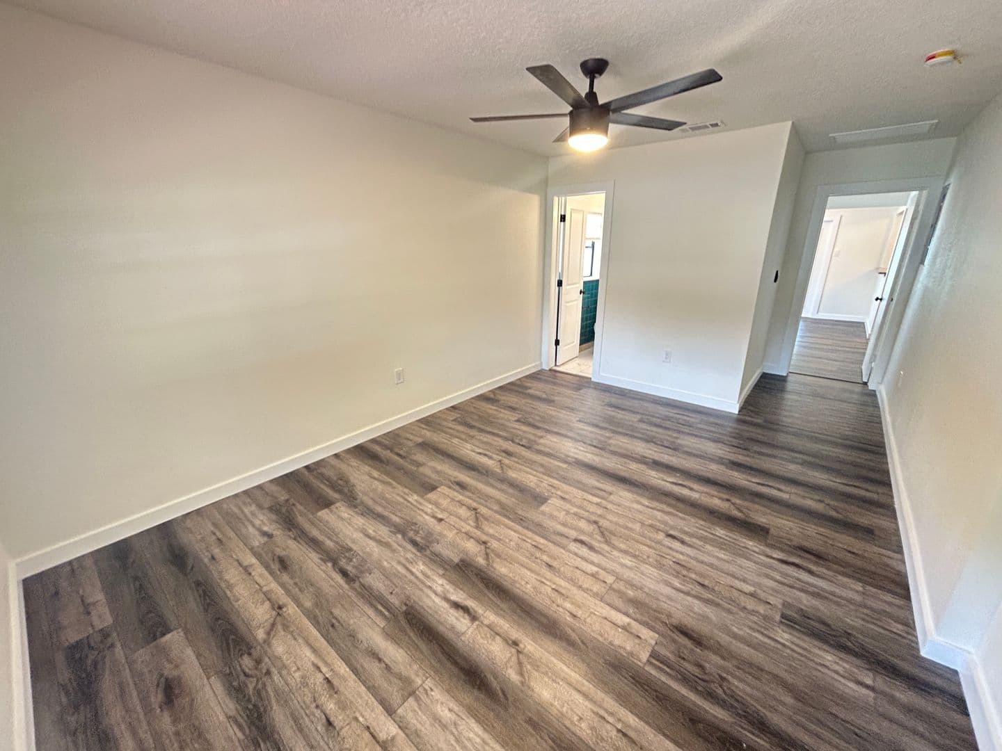 Orlando House: 1303 E Harding St