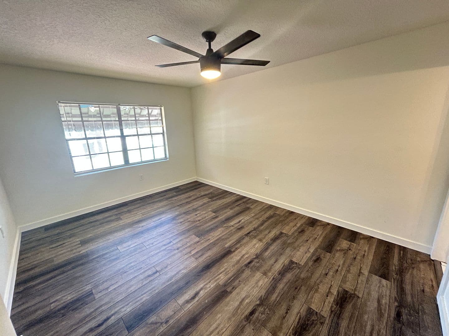 Orlando House: 1303 E Harding St