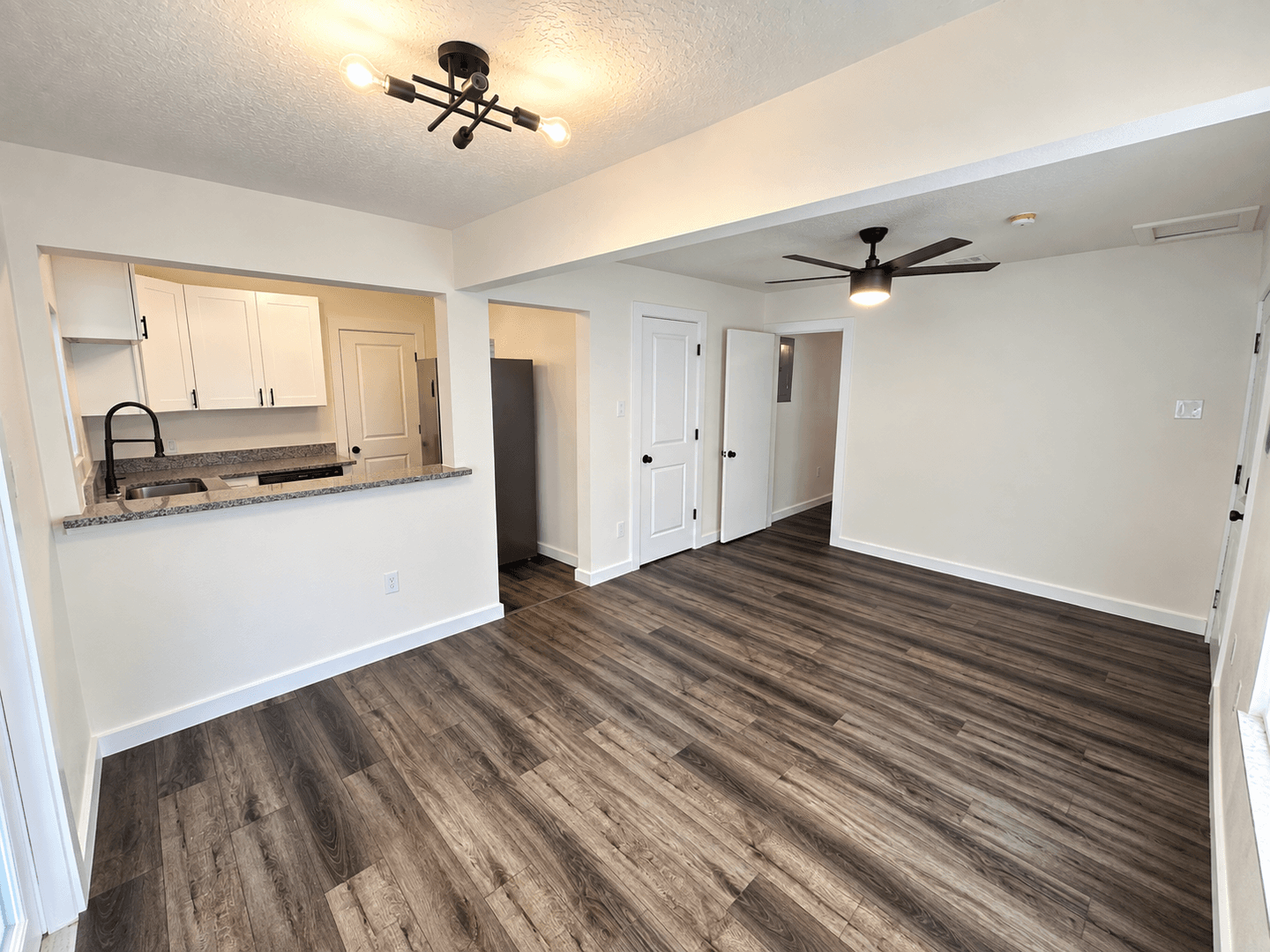 Orlando House: 1303 E Harding St