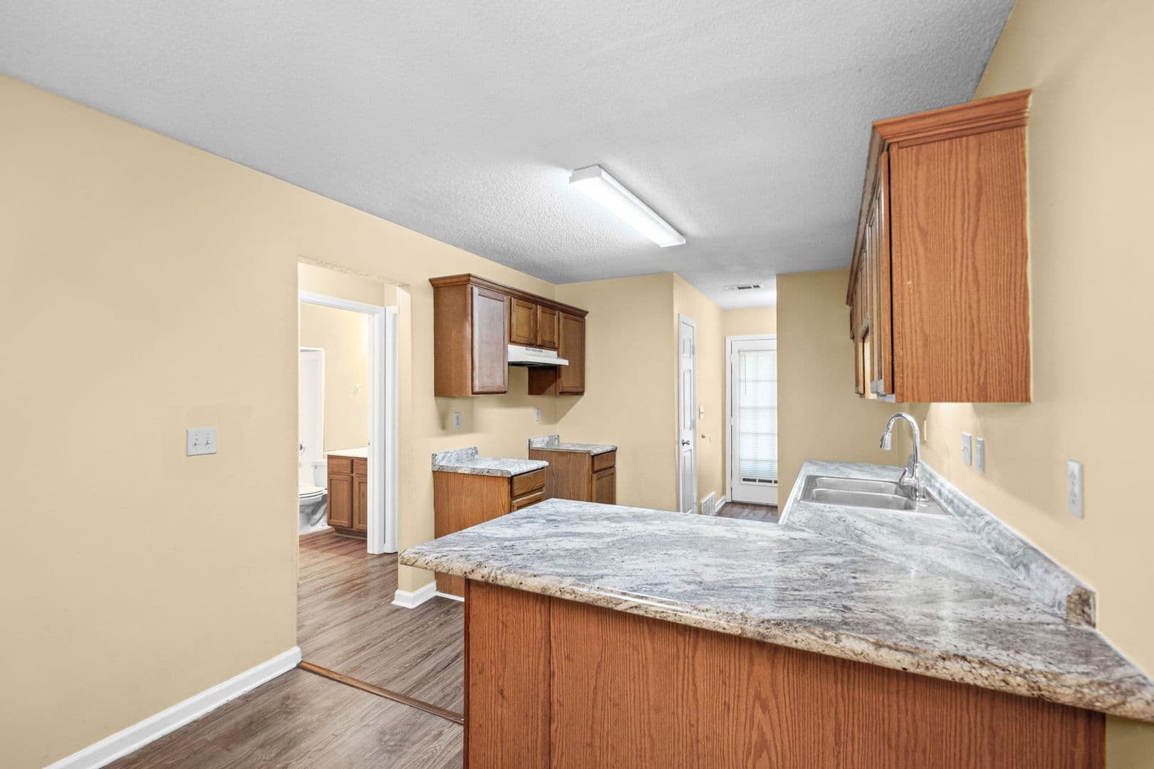 Memphis House: 7782 Shadowland Dr