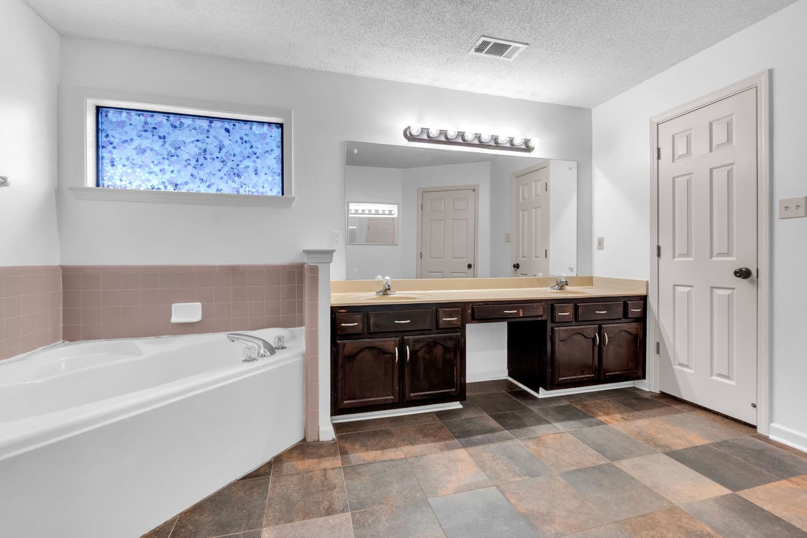 Bartlett House: 2957 Valley Lake Drive