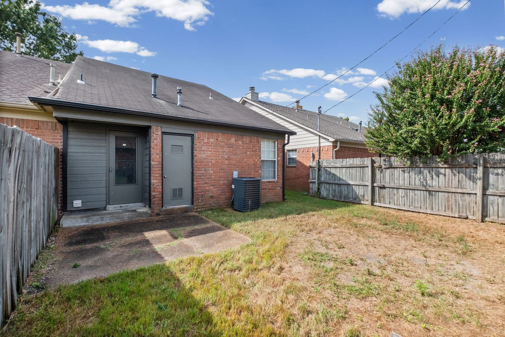 Memphis House: 7782 Shadowland Dr