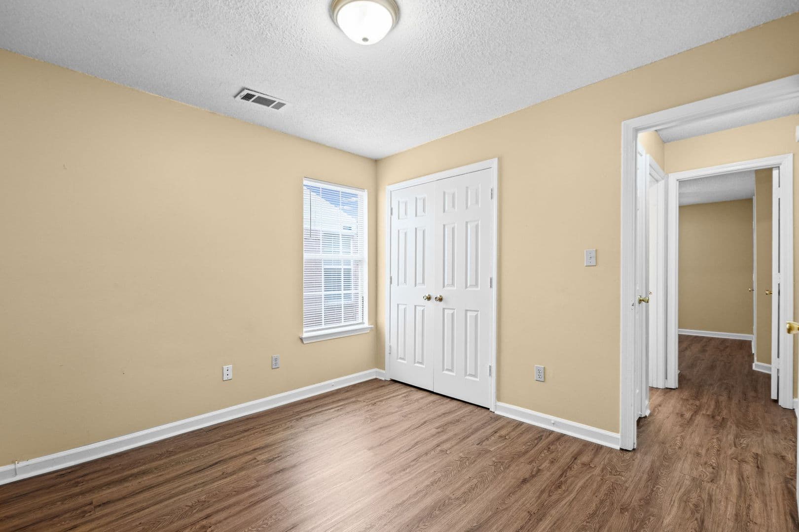 Memphis House: 7782 Shadowland Dr