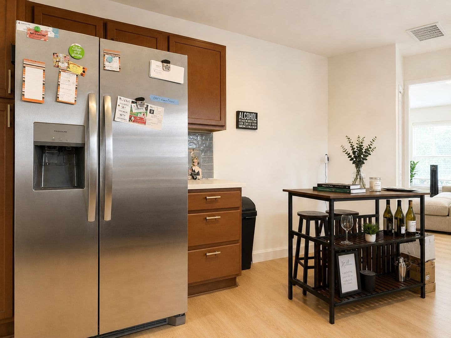 Evansville Apartment: 1233 S St. James Blvd