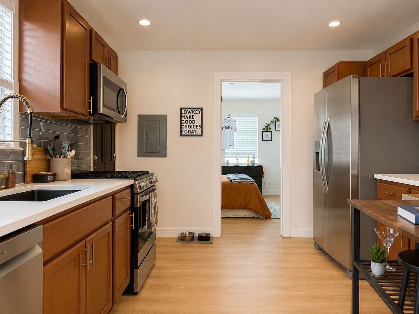 Evansville Apartment: 1233 S St. James Blvd