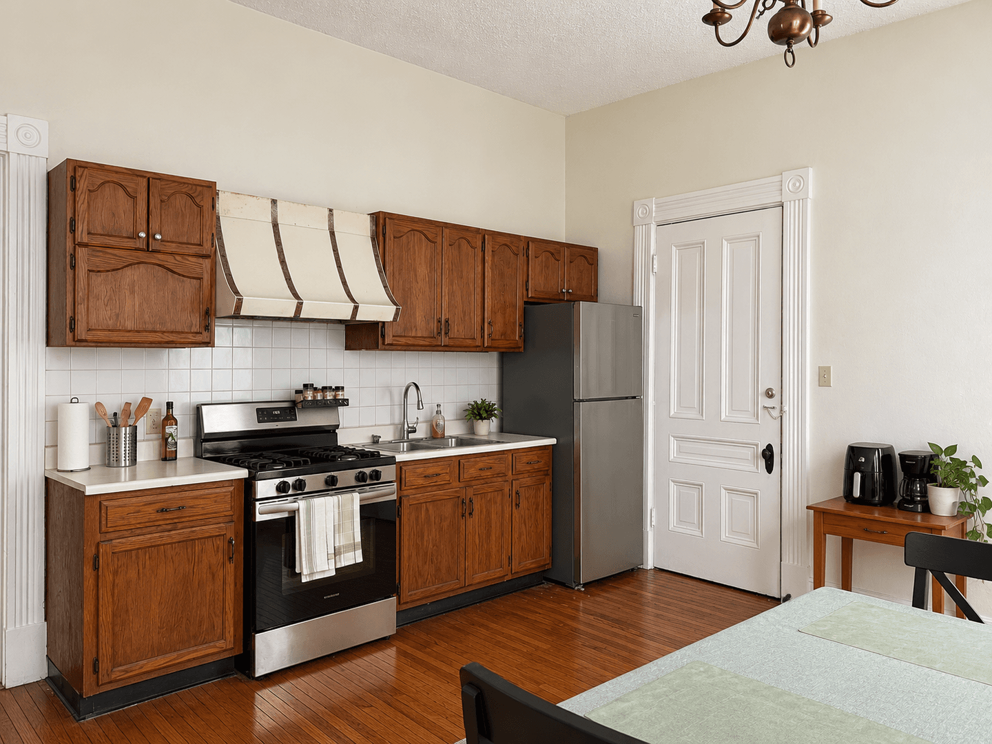 EVANSVILLE Apartment: 931 SE 8th ST.