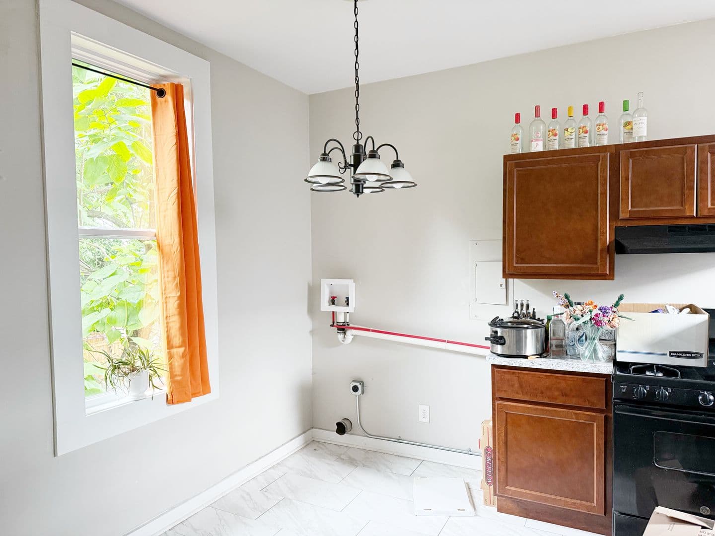 Evansville Apartment: 28 E. Powell Ave.