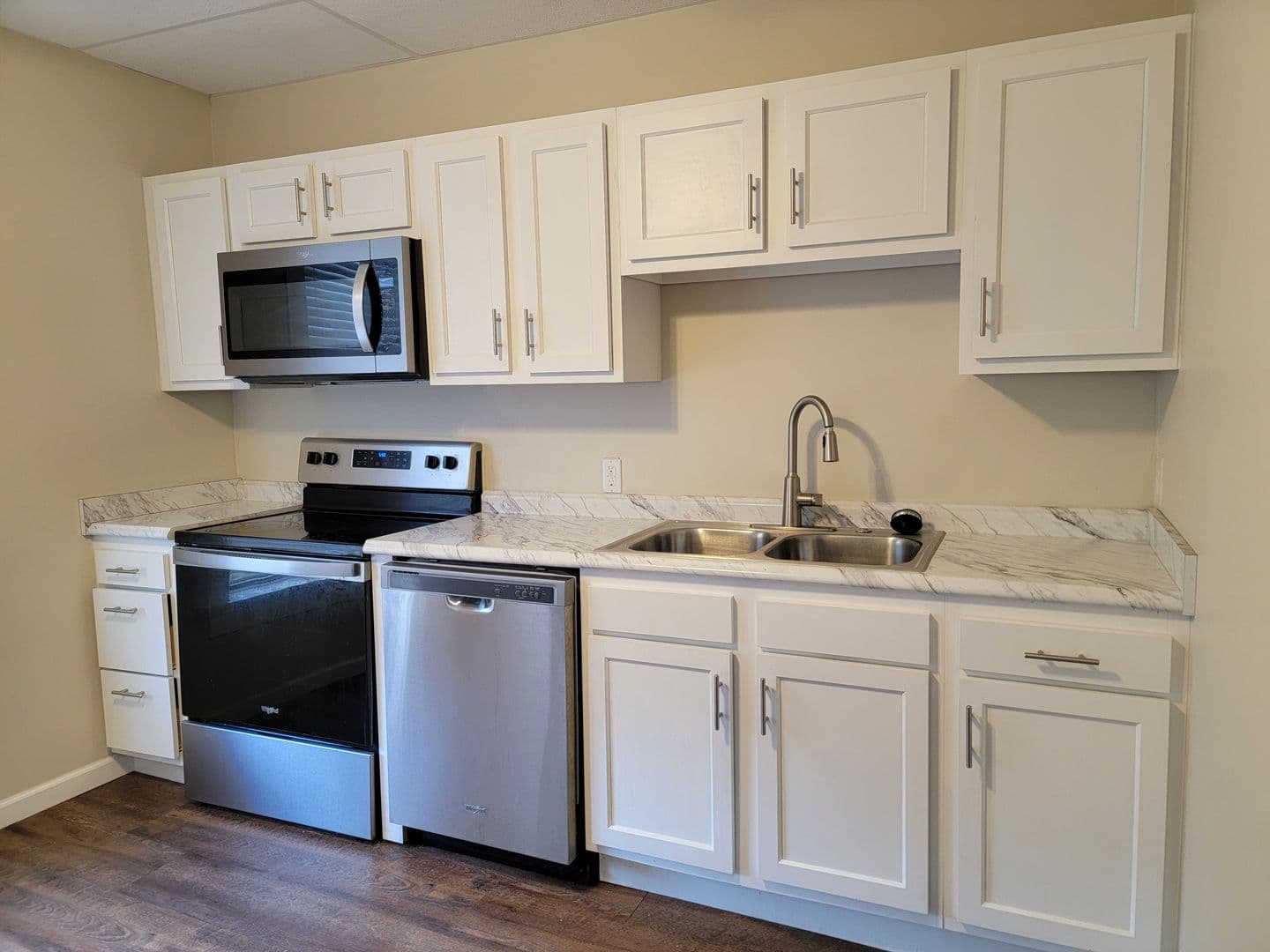 Evansville Apartment: 322 SE 1st St