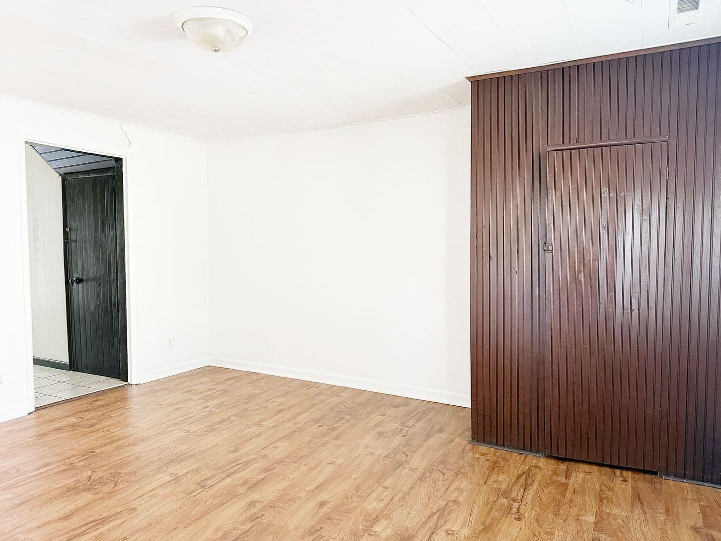 Evansville Apartment: 203 - 205 N 3rd Ave