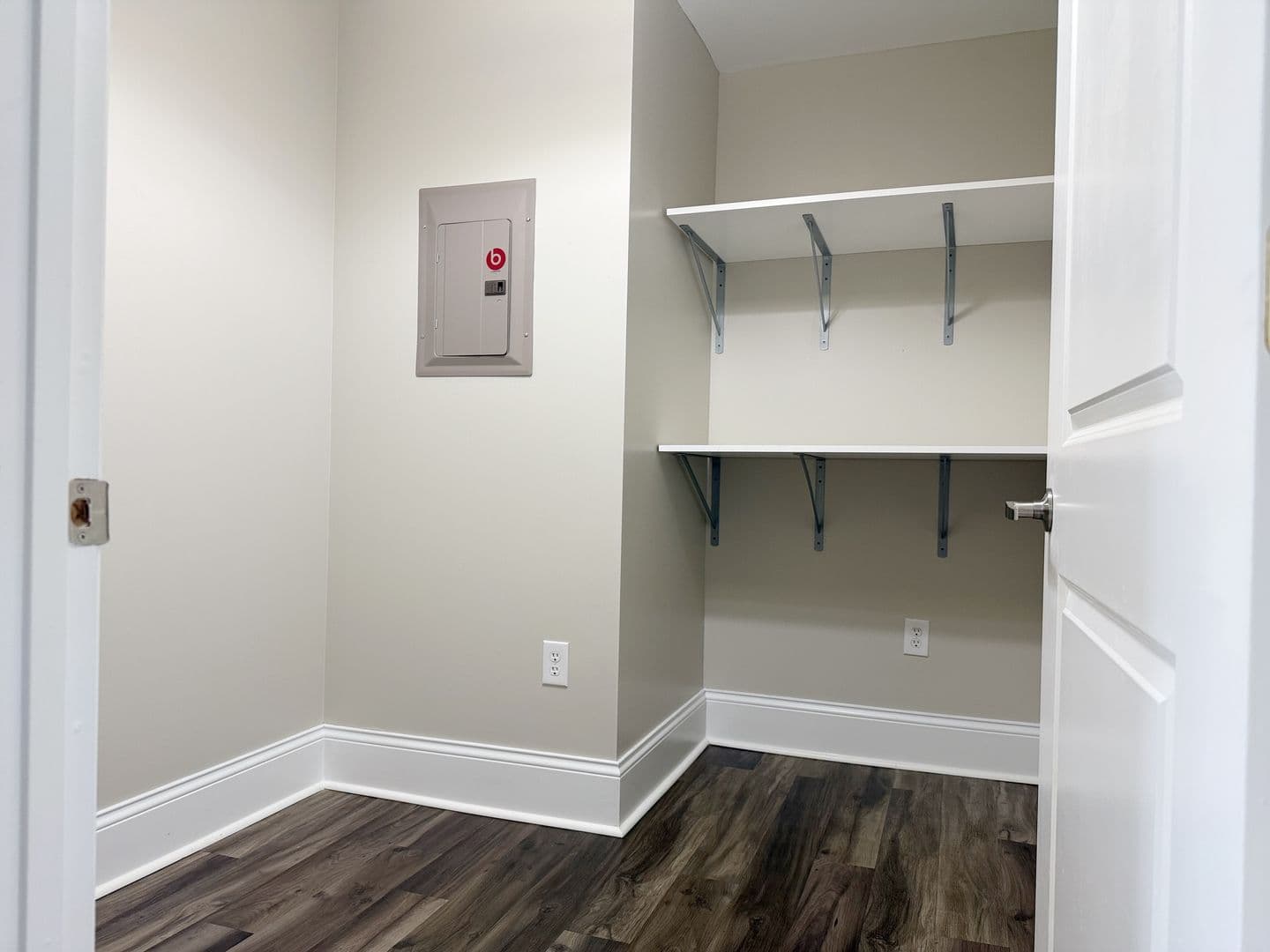 Evansville Apartment: 329 Main St