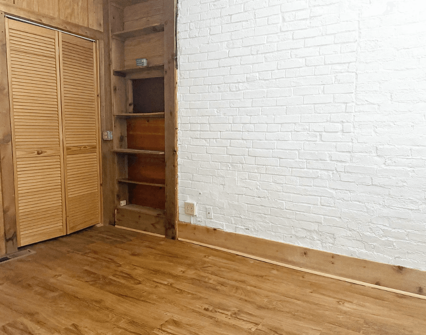 Evansville Apartment: 203 - 205 N 3rd Ave
