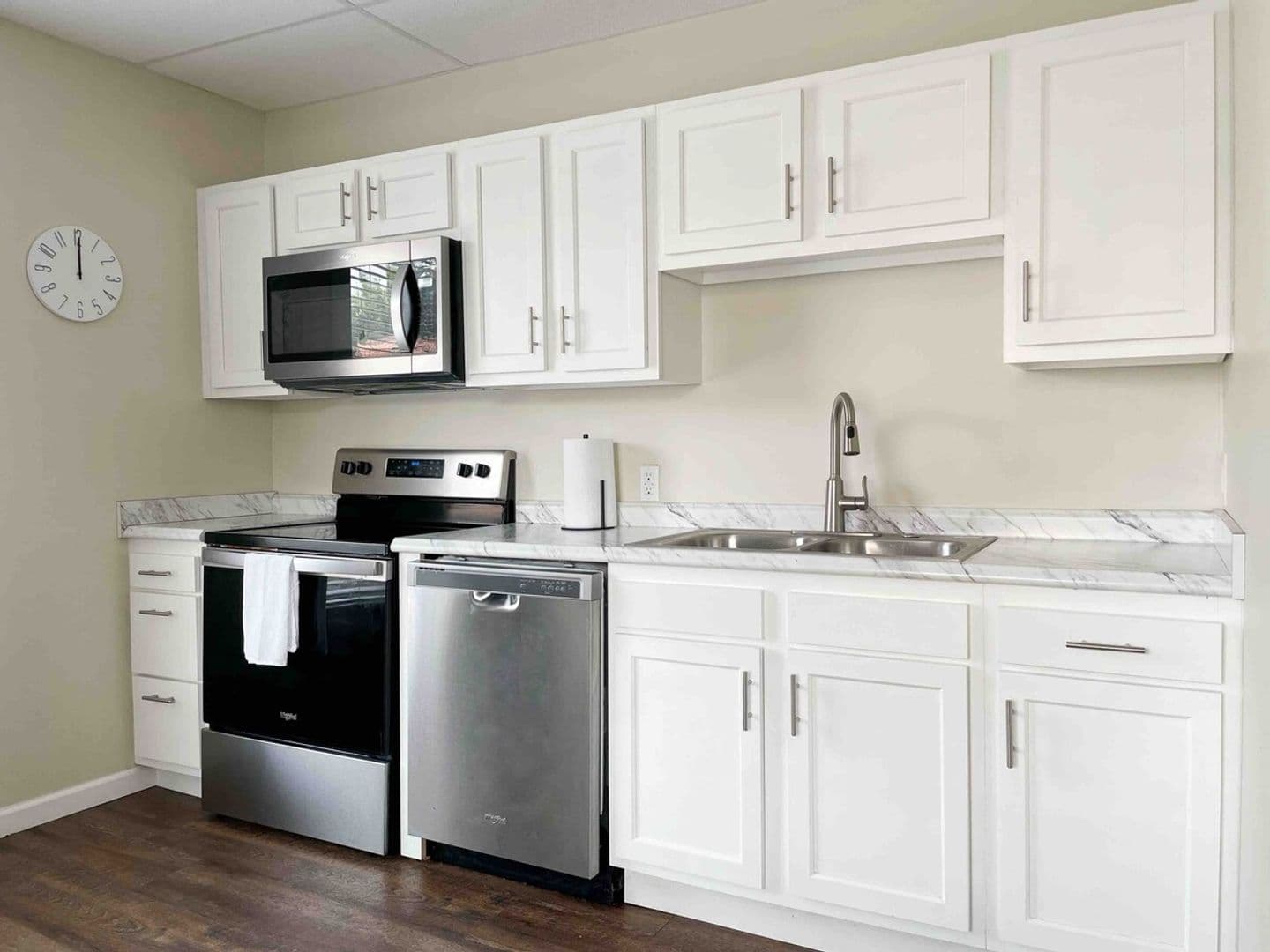 Evansville Apartment: 322 SE 1st St