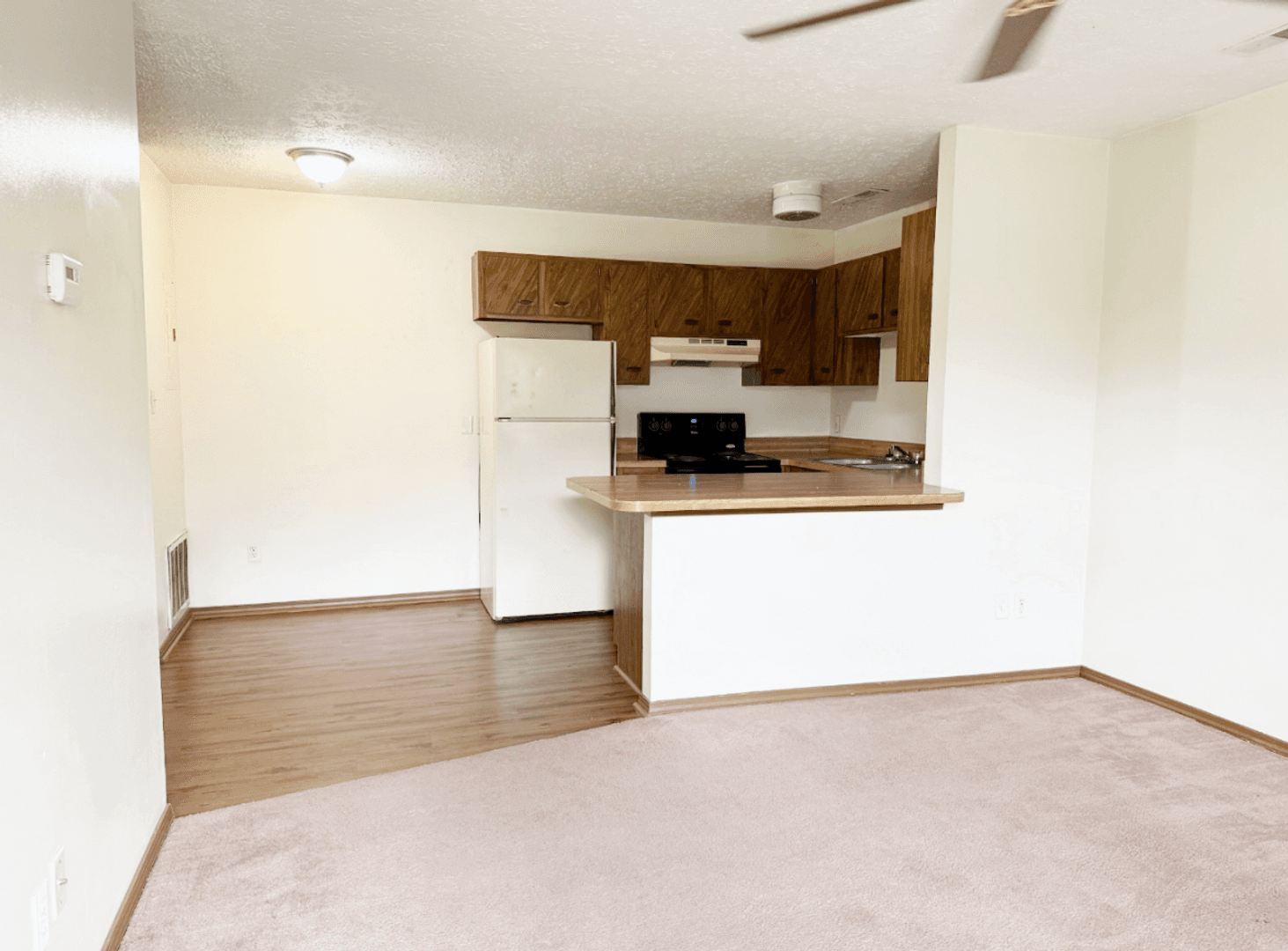 Owensboro Apartment: 914/915/921/922/926 Peppertree Ln