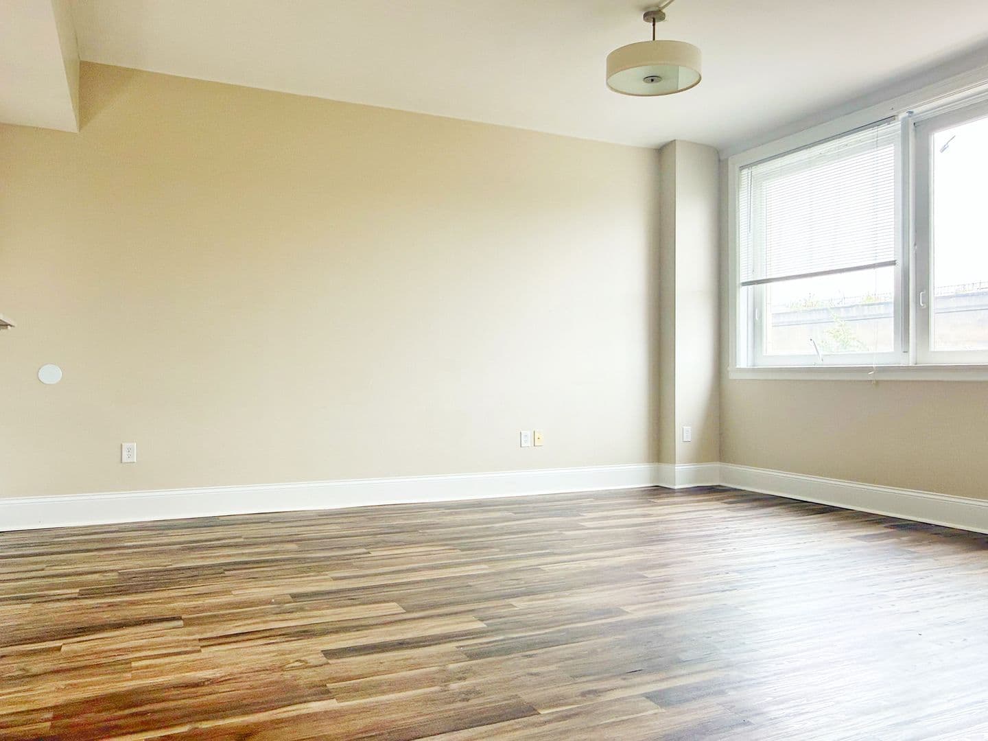Evansville Apartment: 329 Main St