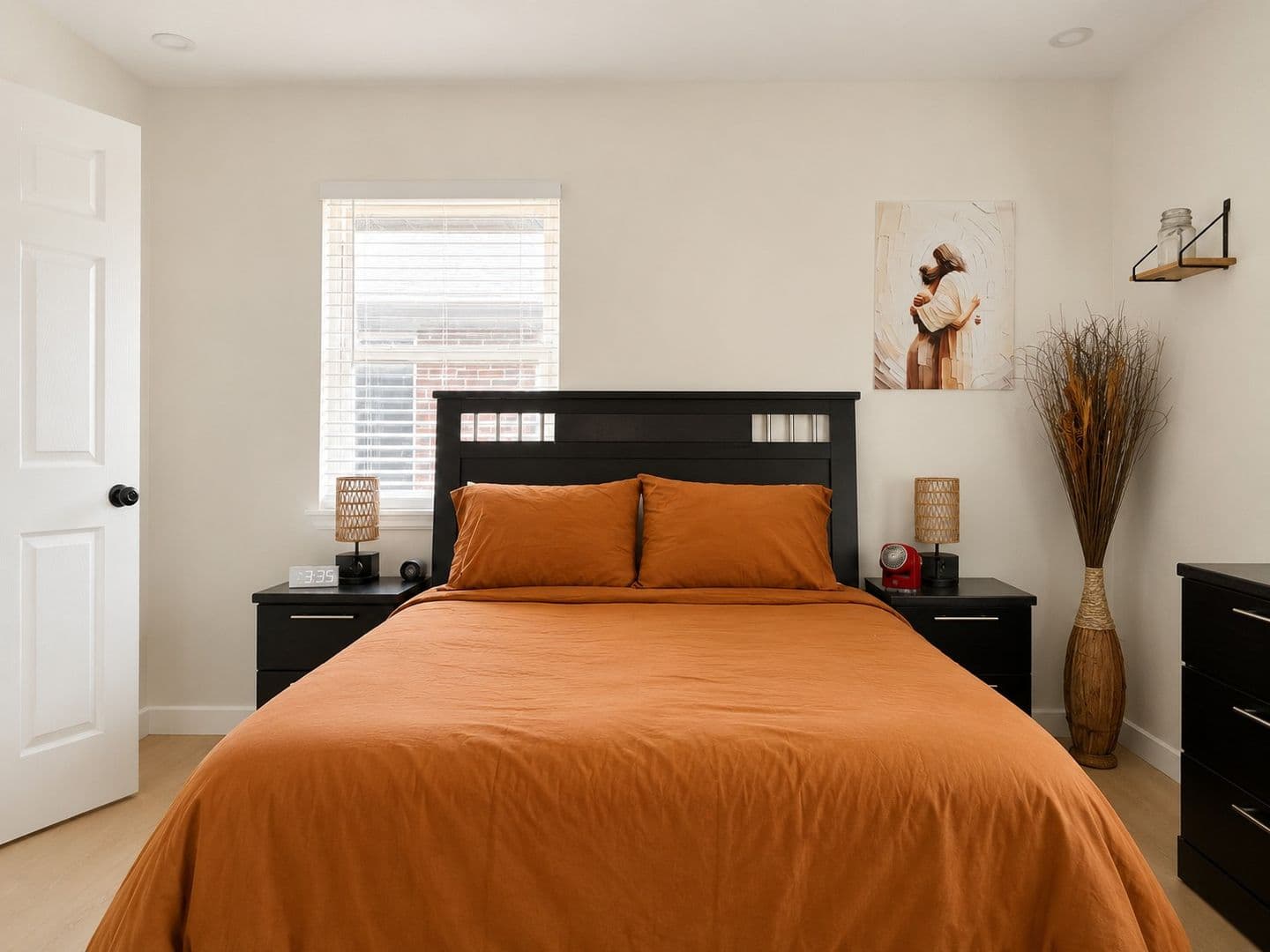 Evansville Apartment: 1233 S St. James Blvd
