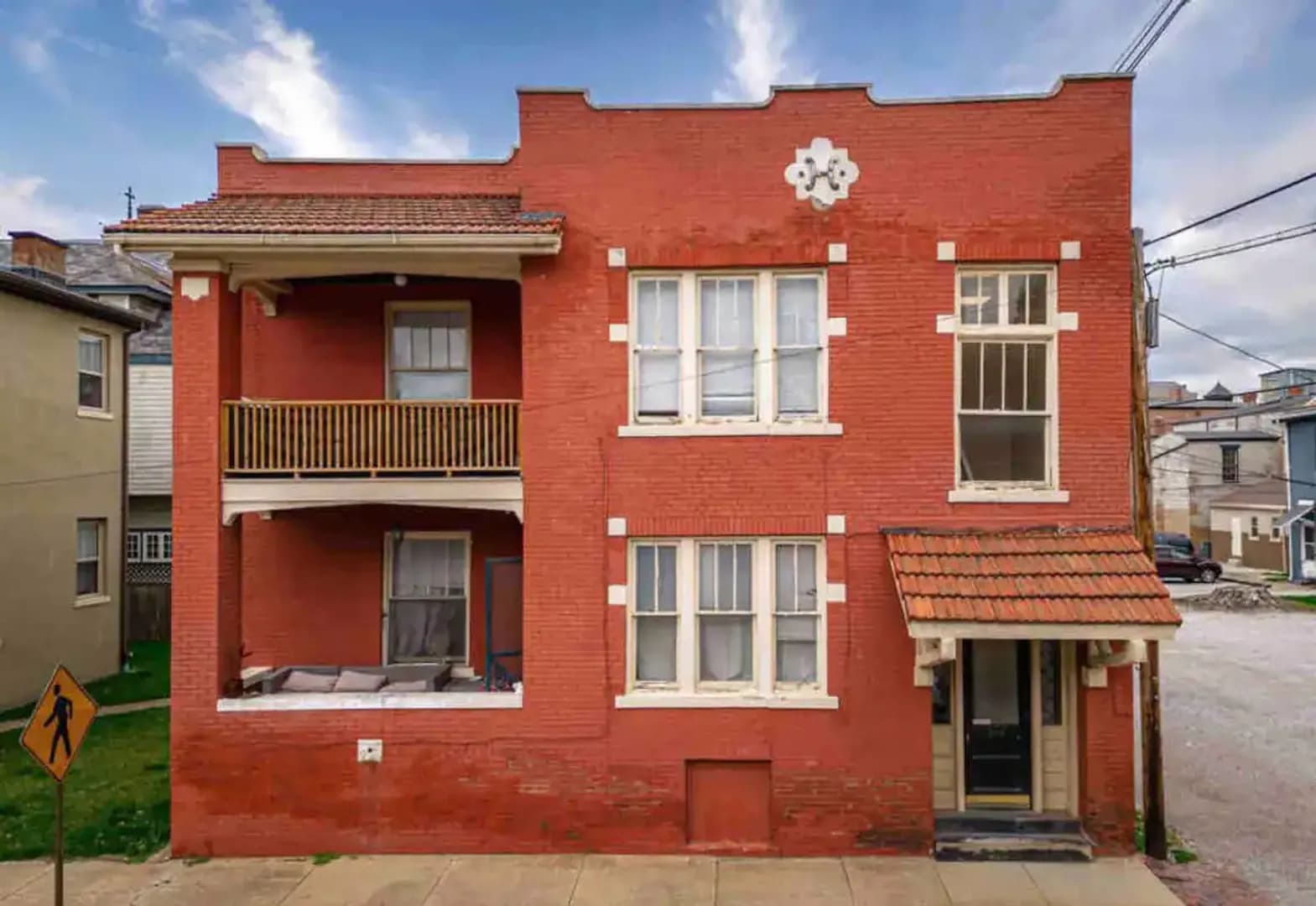 Evansville Apartment: 322 SE 1st St