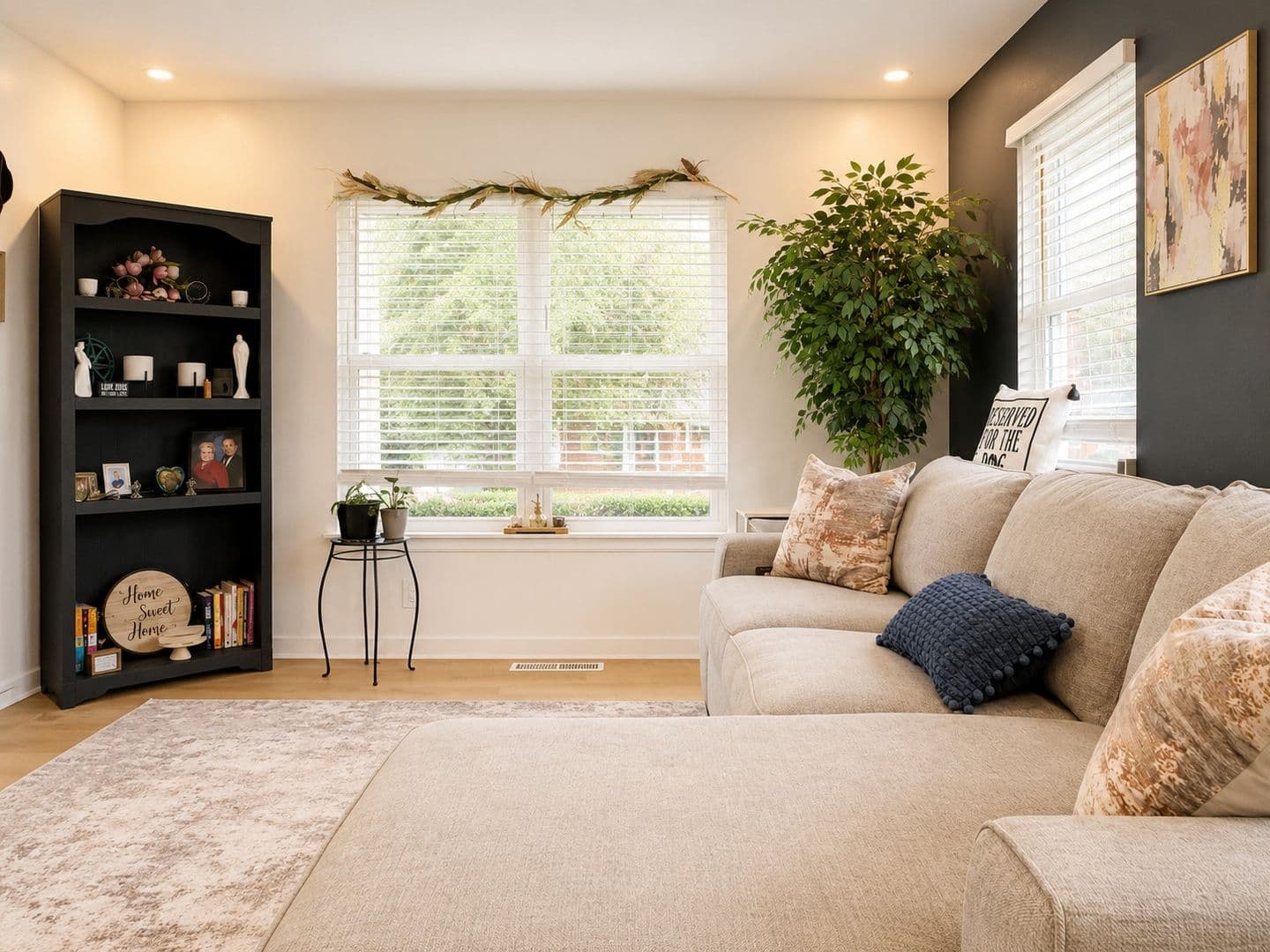 Evansville Apartment: 1233 S St. James Blvd