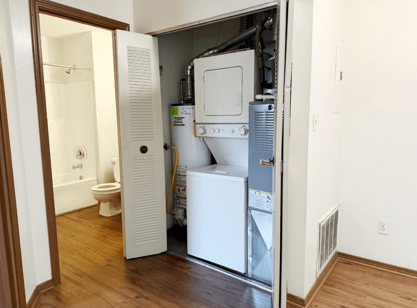 Owensboro Apartment: 914/915/921/922/926 Peppertree Ln