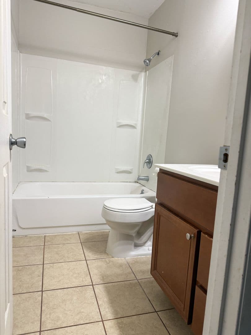 Newburgh Apartment: 700 Village Ln