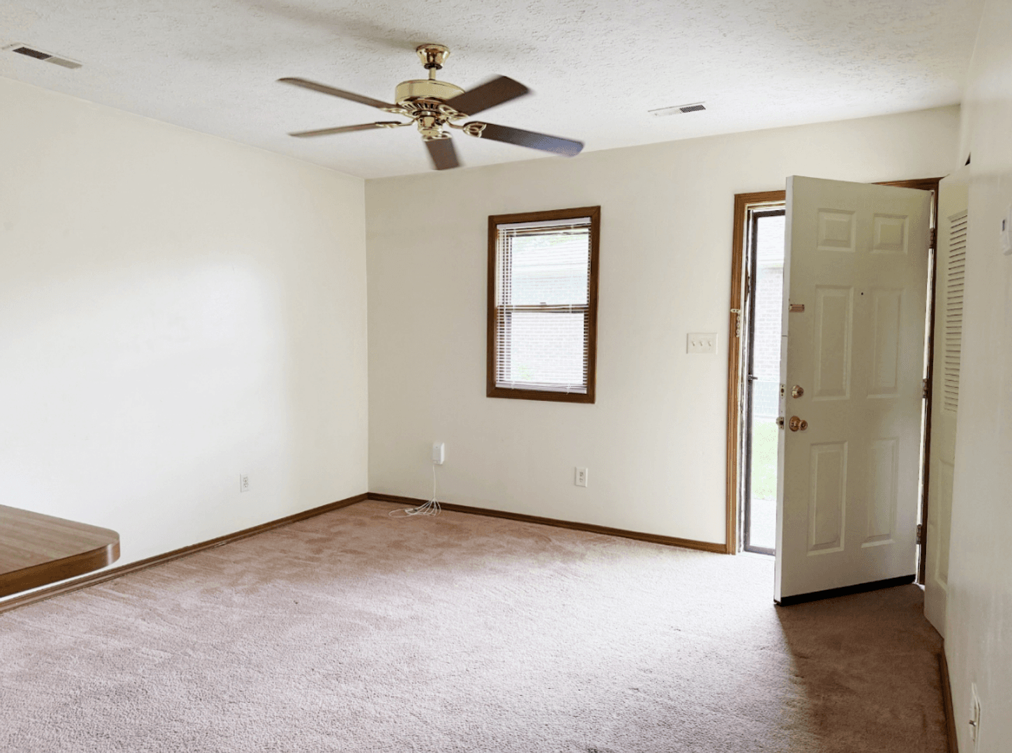 Owensboro Apartment: 914/915/921/922/926 Peppertree Ln