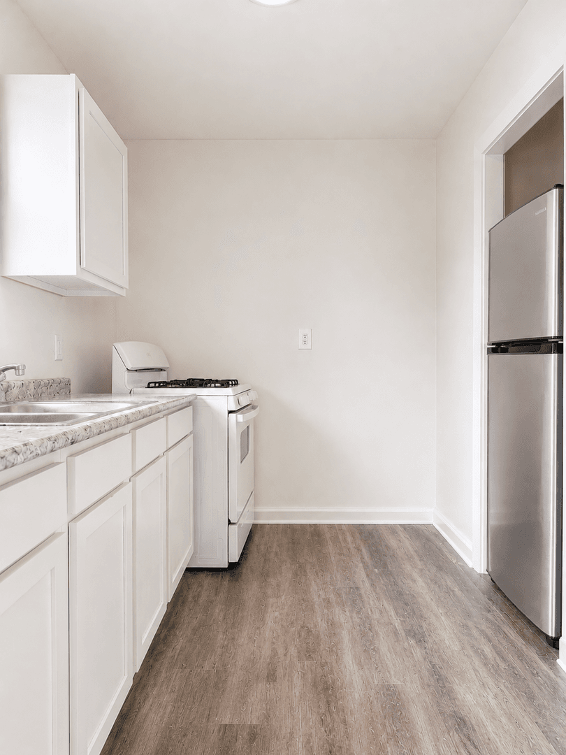 Evansville Apartment: 1510 SE Riverside Dr