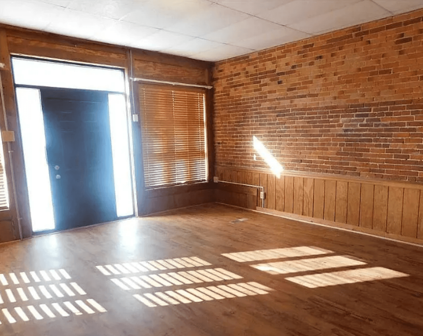 Evansville Apartment: 203 - 205 N 3rd Ave