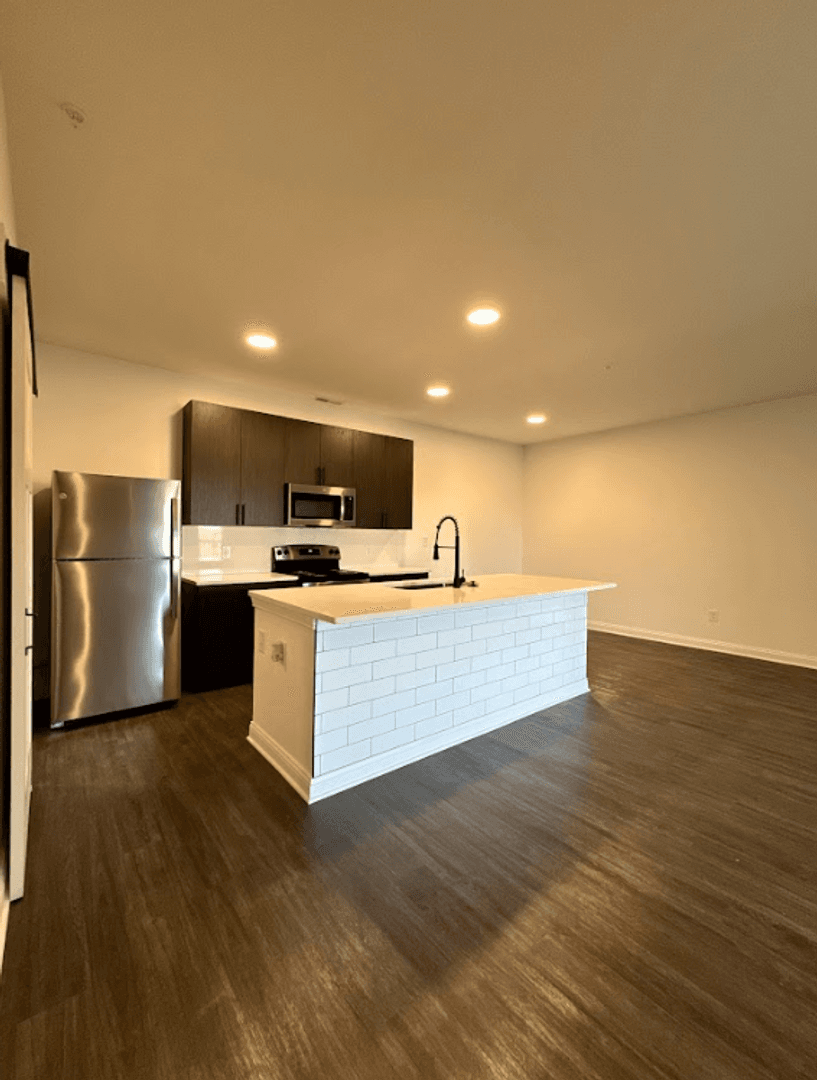 Whitestown Apartment: 5821 Elevated Way