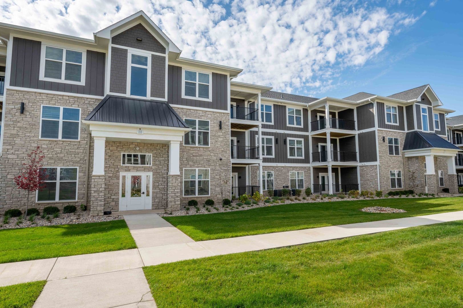 Whitestown Apartment: 5821 Elevated Way