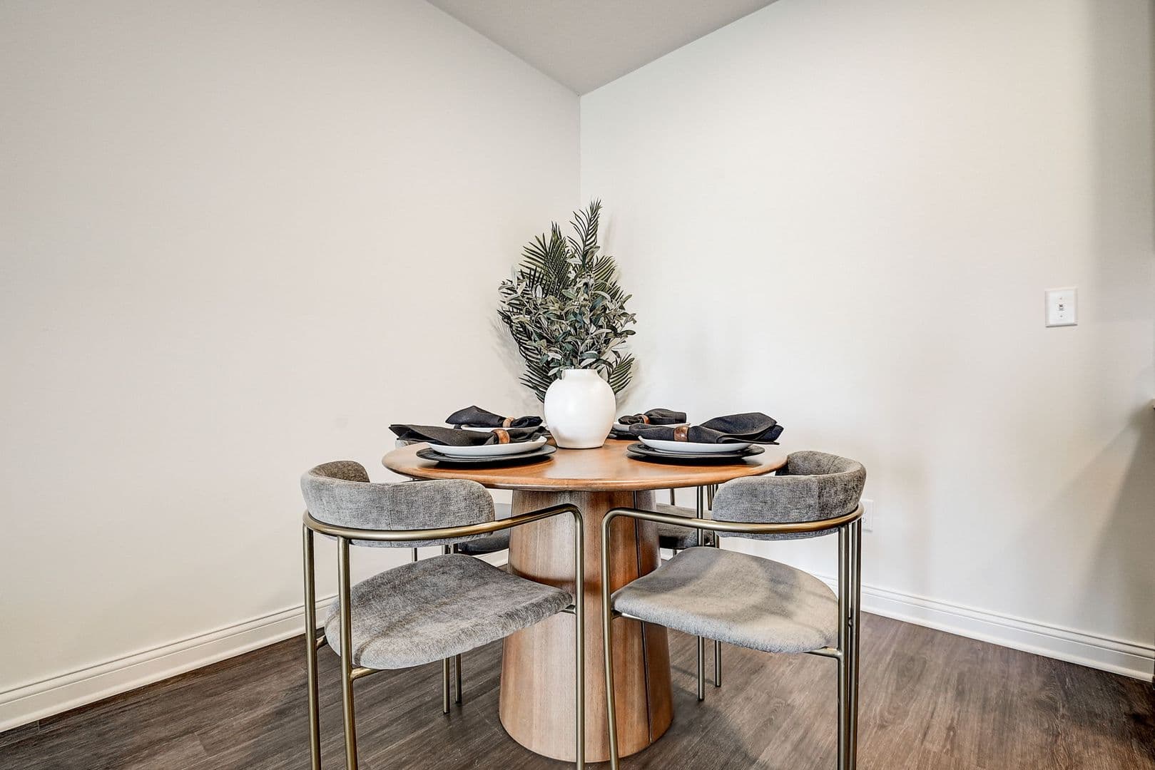 Whitestown Apartment: 5821 Elevated Way